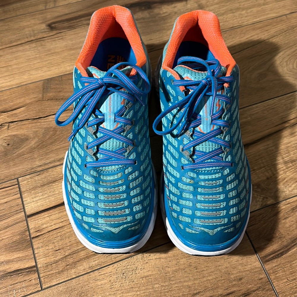Hoka one one vanquish 3